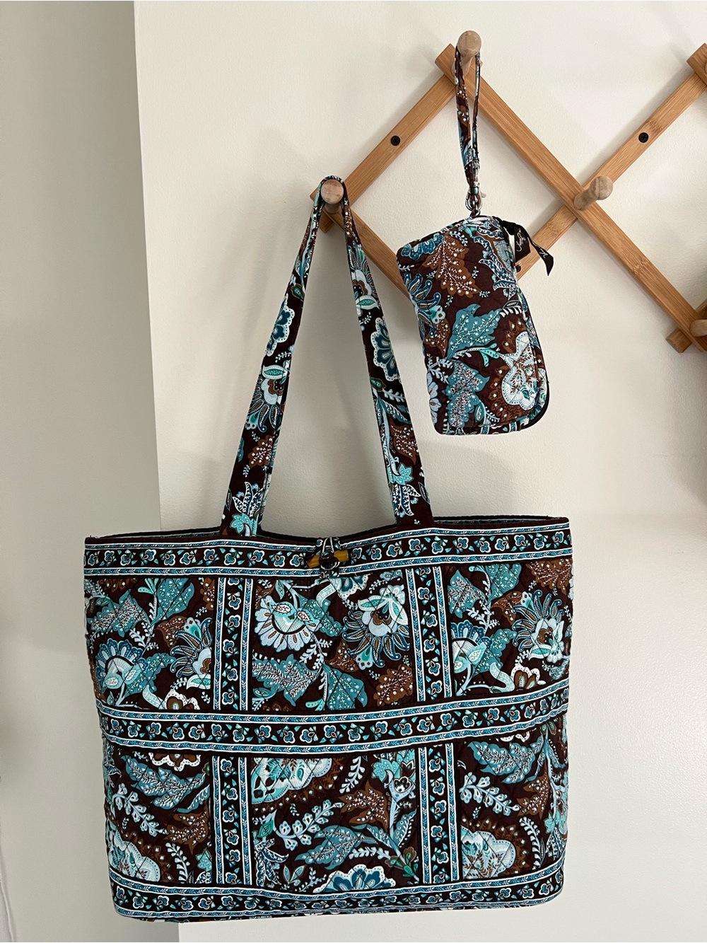 Vera Bradley Large Tic Tac Tote & Wristlet